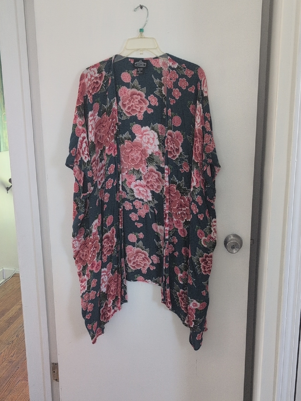 Angie Floral Kimono Cardigan in Dark Green and Pink